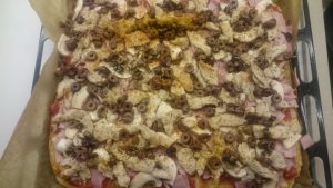 Pizza cu blat integral Pizza cu blat integral